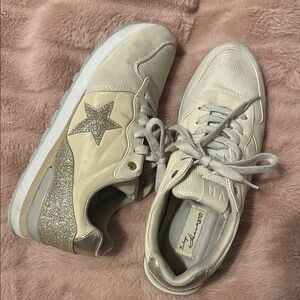 Ronit Glitter Sneaker by Vintage Havanna
